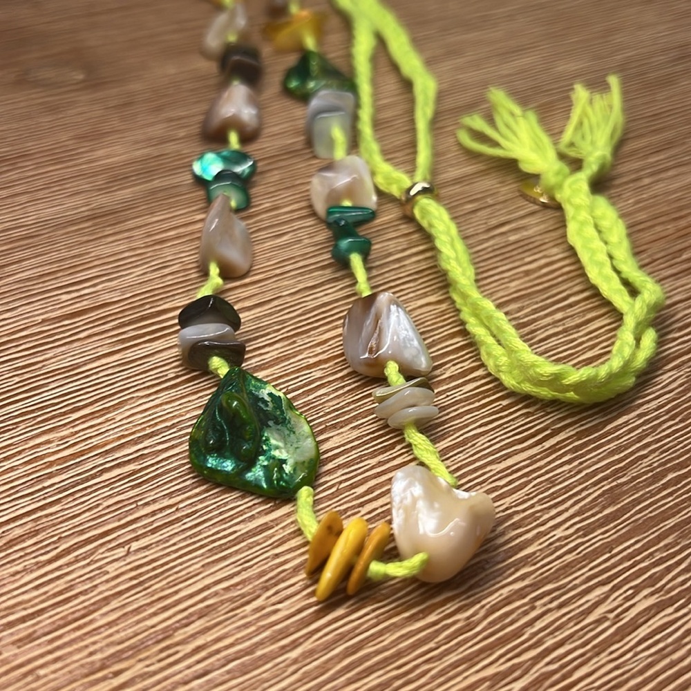 nwt FREE PEOPLE ARIANA OST The Market Necklace in Neon Green